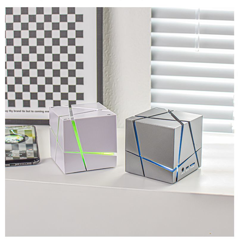 Rubik's Cube Bluetooth speaker with Germany audio chip